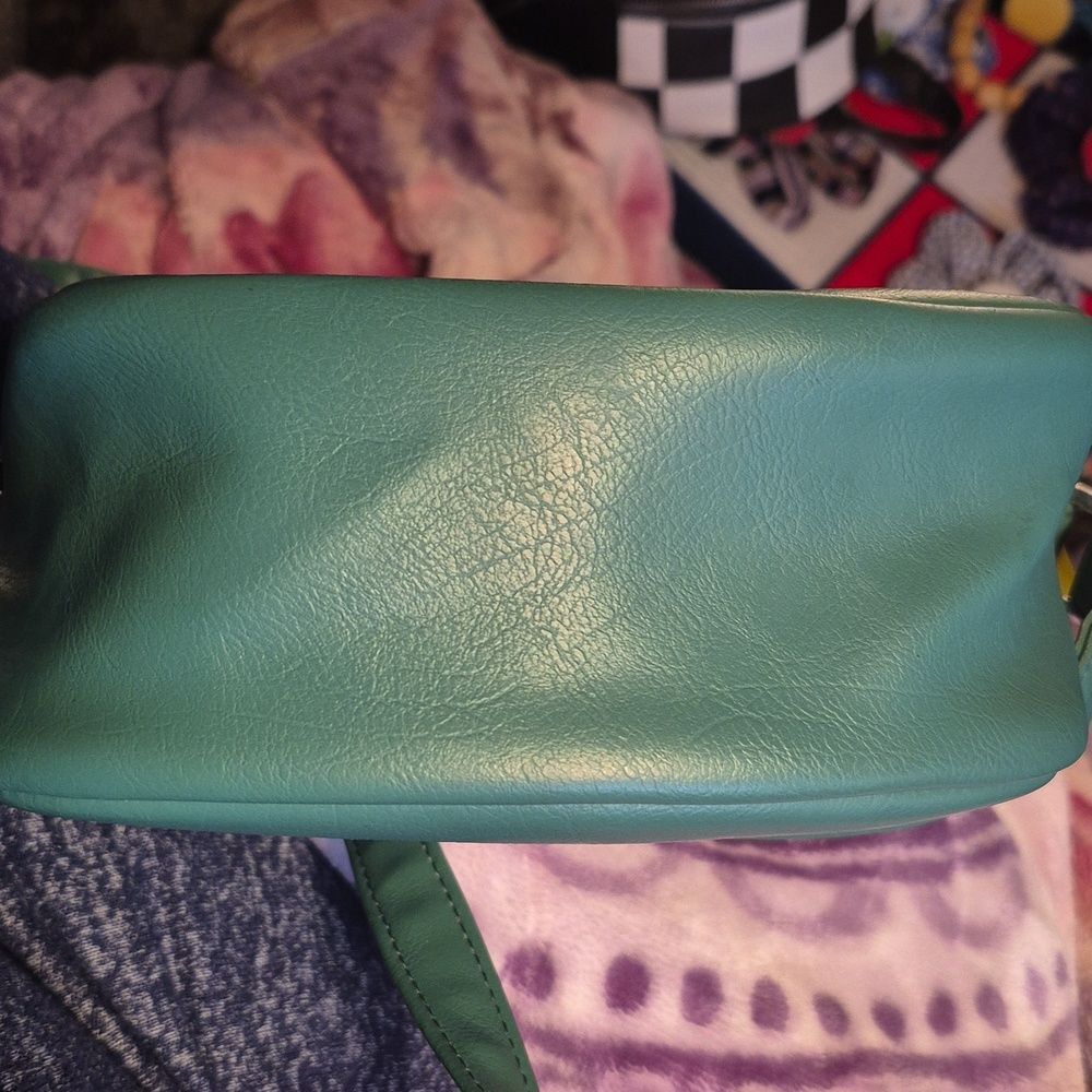Mad Engine Kawaii Tuna See You Green Mini Sushi Bag - Picture 4 of 6